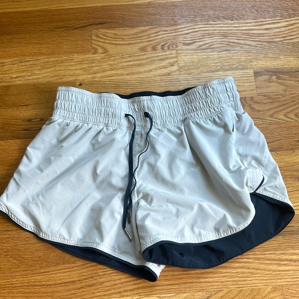 Reversible lululemon shorts! 4”